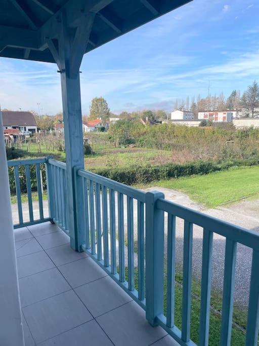 Appartement T3 Lumineux Tres Bien Equipe Avec Balcon Salies-de-Béarn Dış mekan fotoğraf