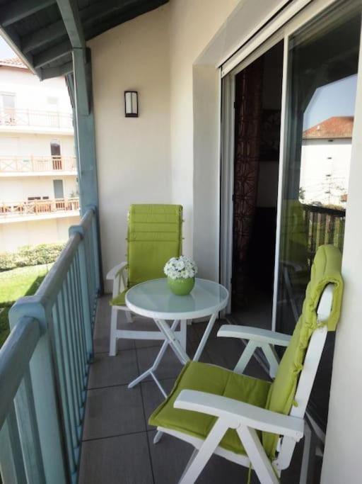 Appartement T3 Lumineux Tres Bien Equipe Avec Balcon Salies-de-Béarn Dış mekan fotoğraf