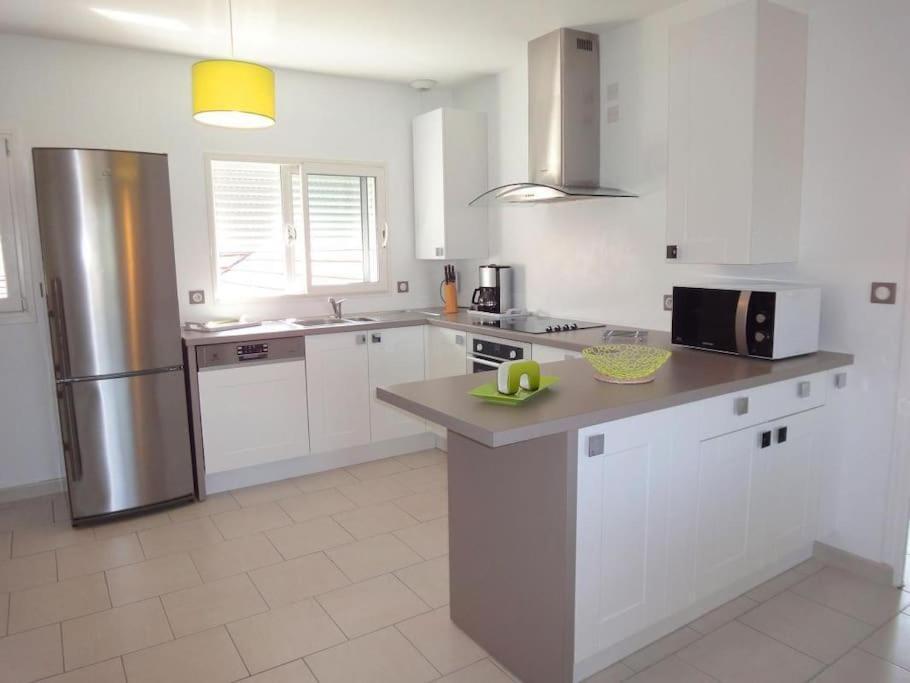 Appartement T3 Lumineux Tres Bien Equipe Avec Balcon Salies-de-Béarn Dış mekan fotoğraf